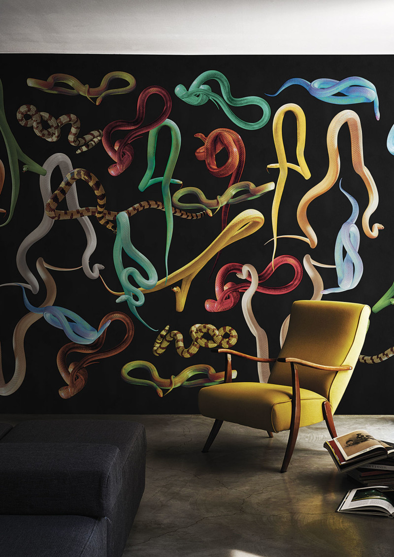 Snakes storm Londonart