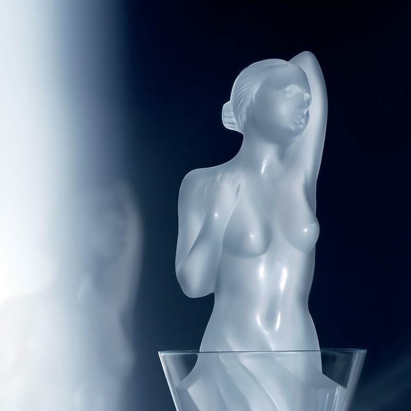 Aphrodite Vintage Decanter Lalique