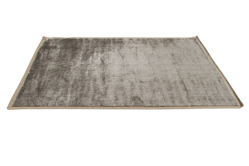 Aura Amini Carpets