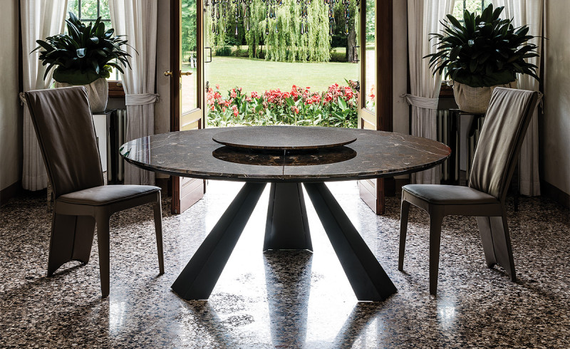 Lazy Susan Cattelan