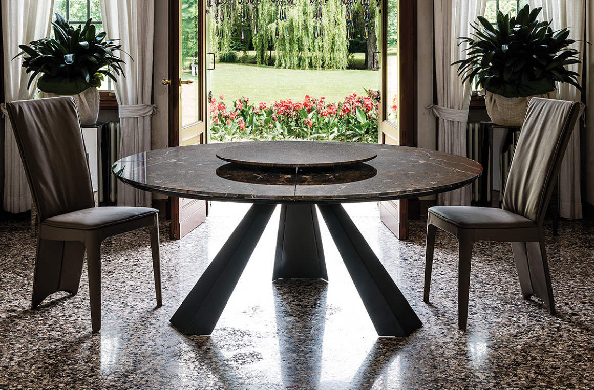 Lazy Susan Cattelan