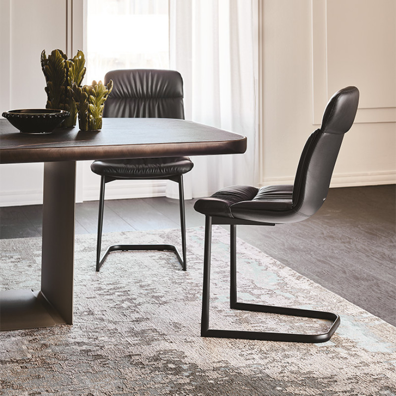 Kelly Cantilever Cattelan