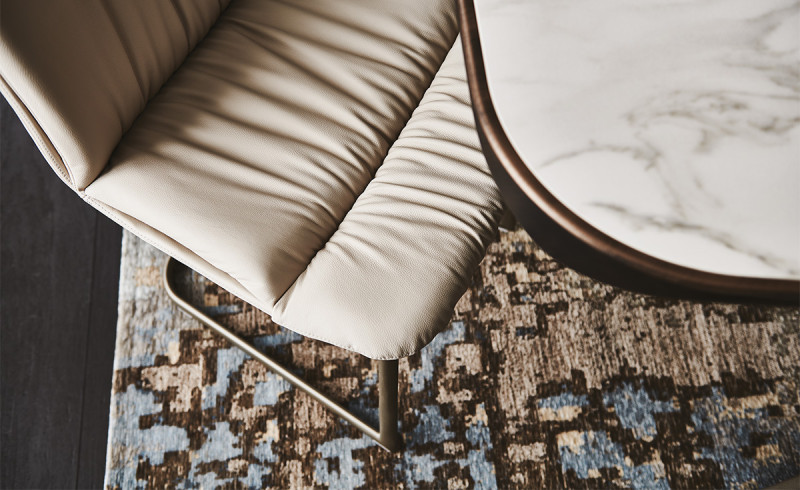 Kelly Cantilever Cattelan