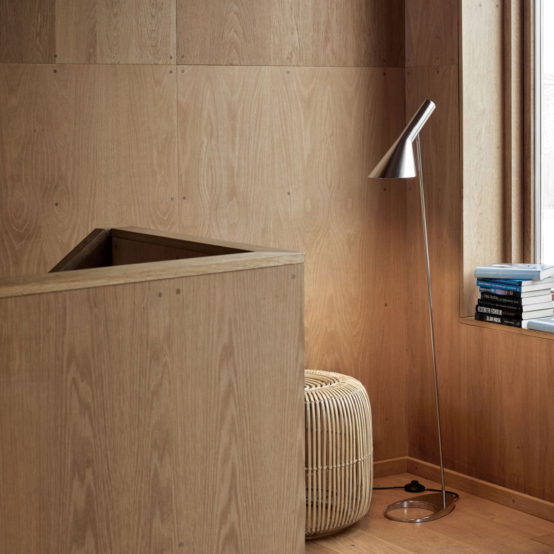 AJ Floor Louis Poulsen
