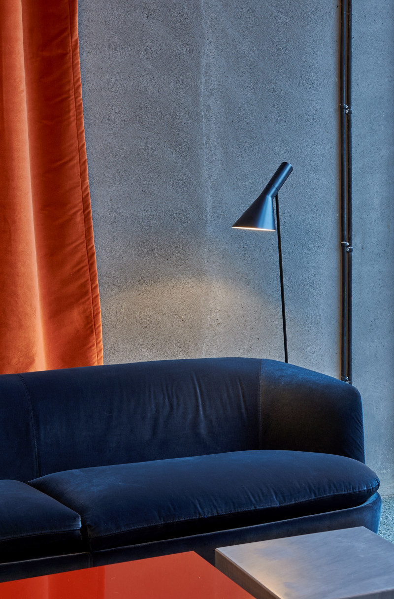 AJ Floor Louis Poulsen