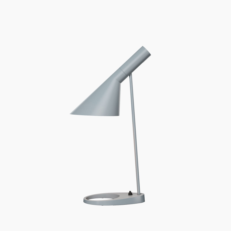 AJ Table Louis Poulsen