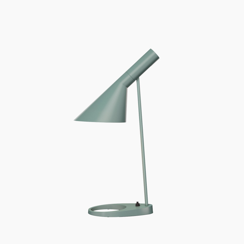 AJ Table Louis Poulsen