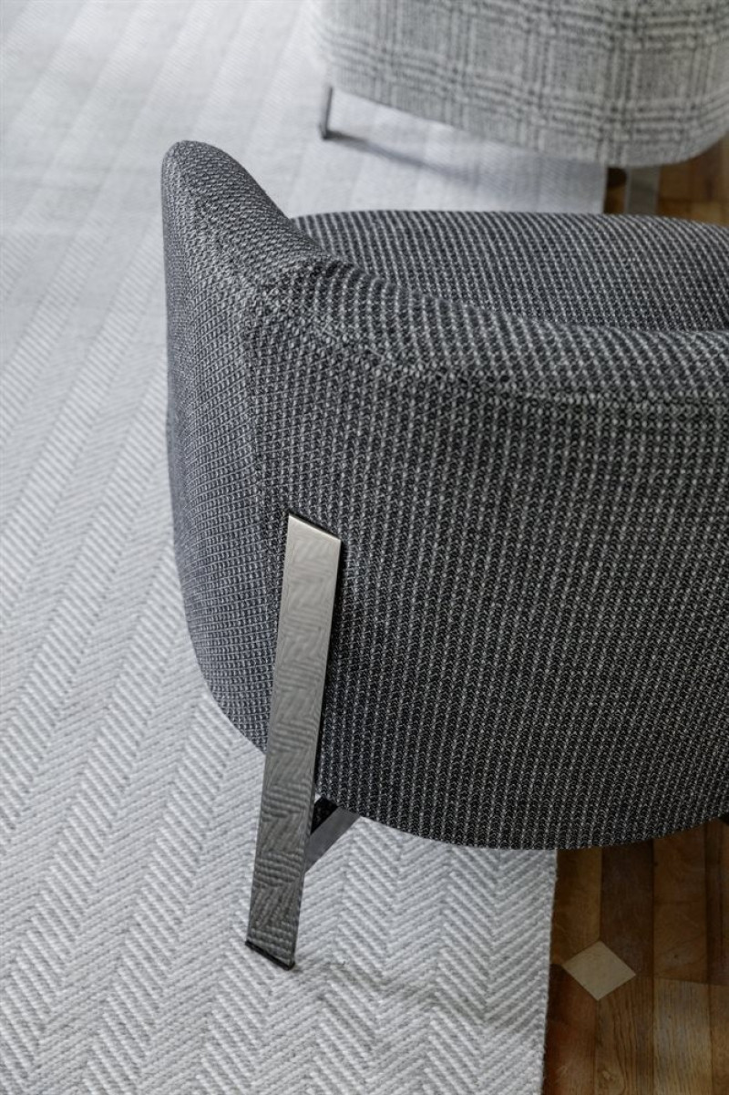 Copine Bergere Steel Porada