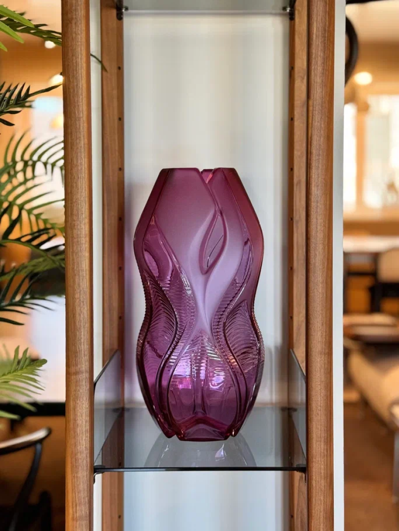 Manifesto Vase Fuchsia Crystal Lalique & Zaha Hadid