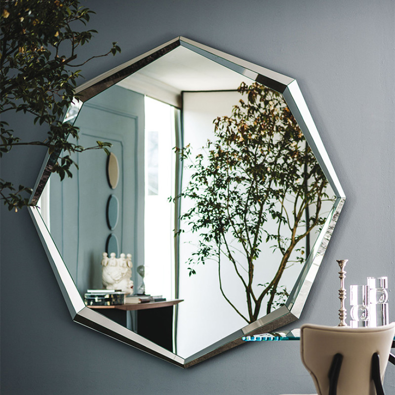 Emerald Magnum Cattelan