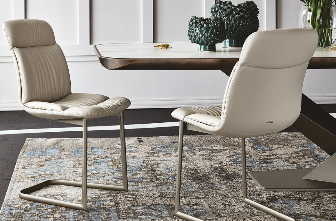 Kelly Cantilever Cattelan