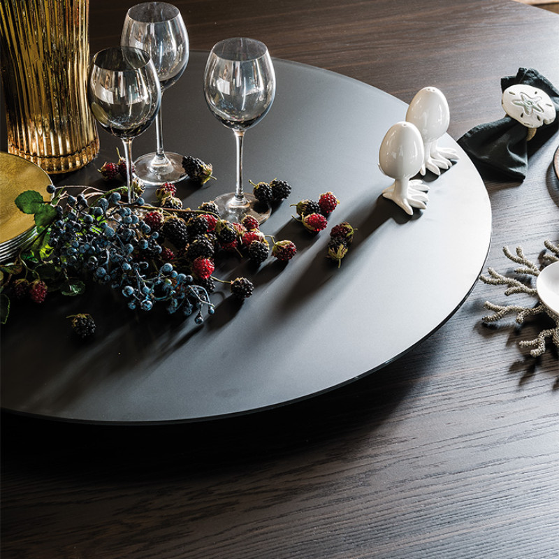 Lazy Susan Cattelan
