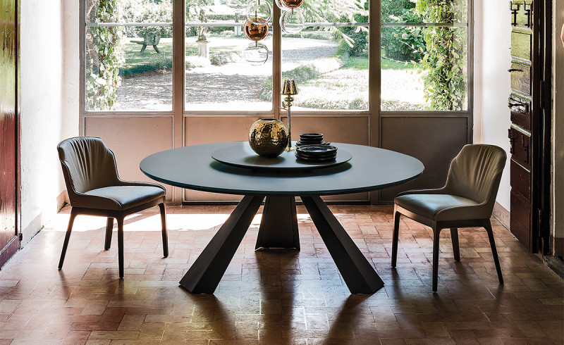 Lazy Susan Cattelan