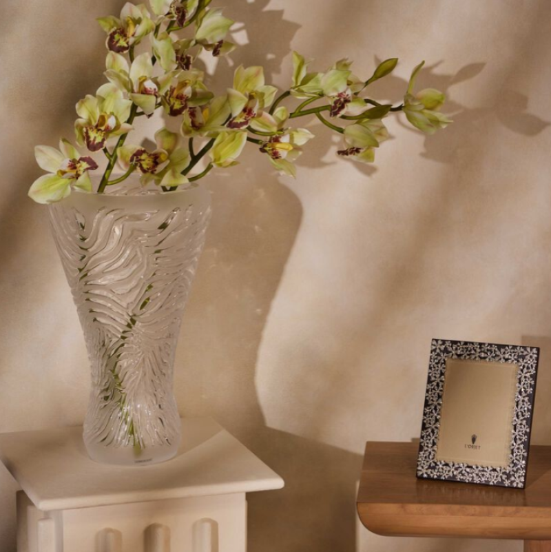 Zébre Vase Clear Satin Finish Relief Crystal Lalique