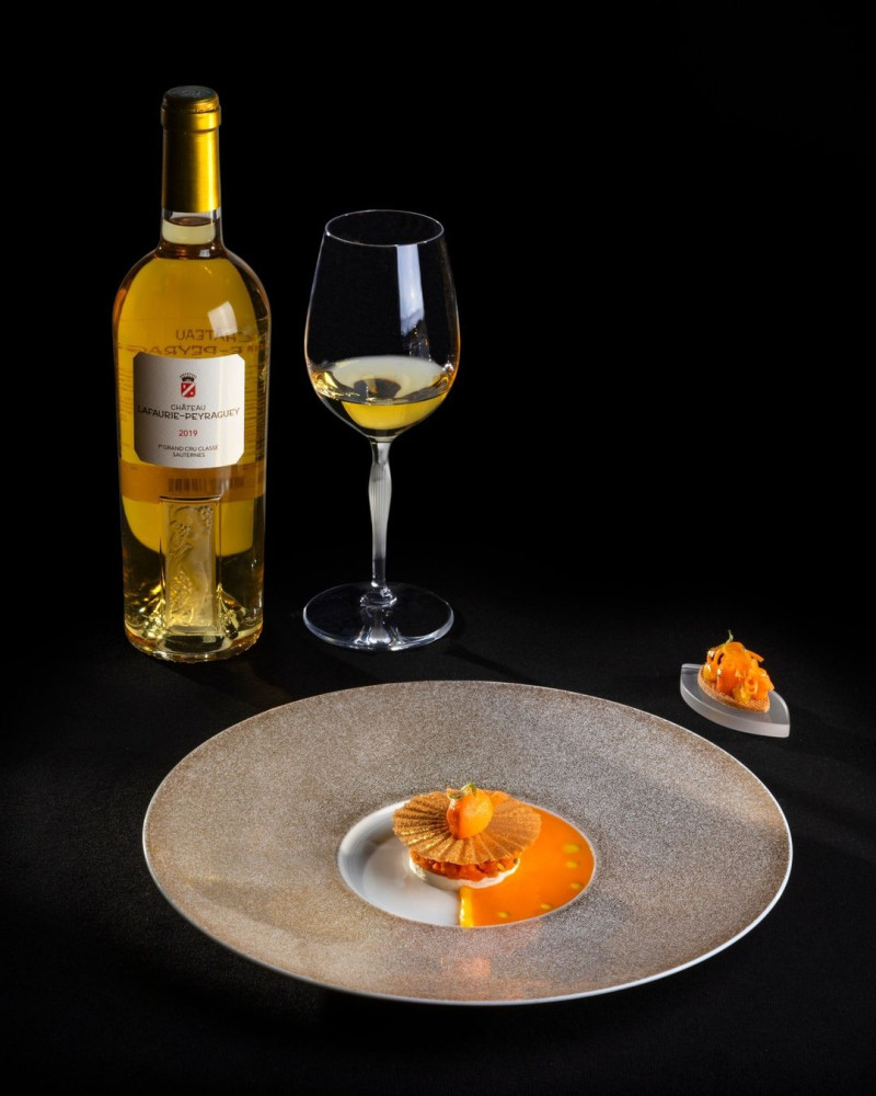 100 Points Bordeaux Glass Lalique & James Suckling